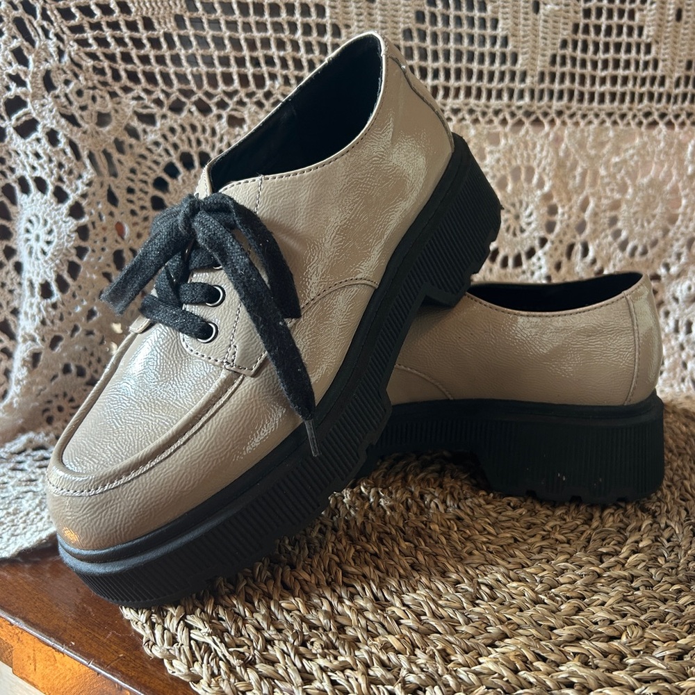 Limelight Tan Lace-Up Platform Oxford Shoes